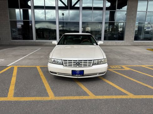 Used 2000 Cadillac Seville STS w/ Convenience Pkg image 2