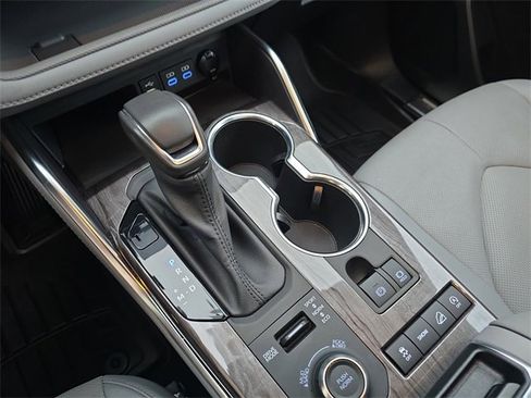 Used 2022 Toyota Highlander Platinum image 28