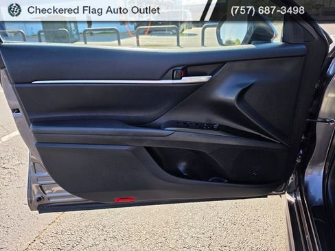 Used 2023 Toyota Camry SE w/ Cold Weather Package image 22