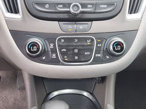 Used 2023 Chevrolet Malibu LT FWD image 15