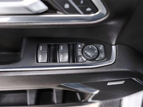 Used 2024 GMC Sierra 2500 SLT w/ SLT Convenience Package image 24