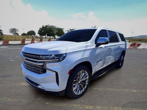 Used 2023 Chevrolet Suburban Premier AWD/4WD image 5