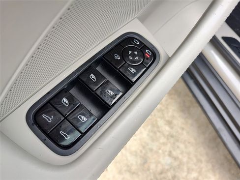 Used 2019 Porsche Panamera GTS image 14