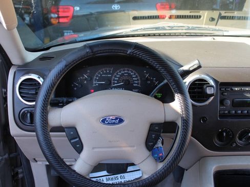 Used 2003 Ford Expedition XLT RWD image 40