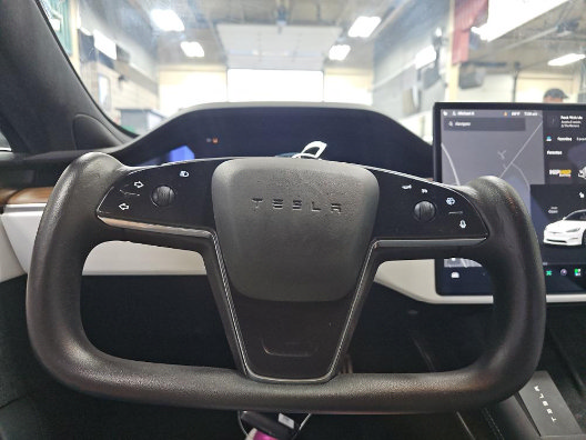 Used 2022 Tesla Model S AWD/4WD image 2