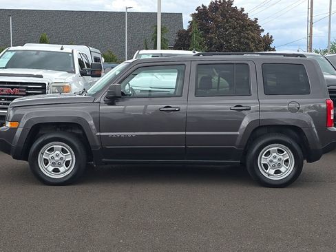Used 2016 Jeep Patriot Sport w/ Power Value Group FWD image 7