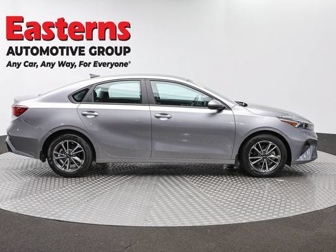 Used 2023 Kia Forte LXS w/ LXS Technology Package FWD image 4