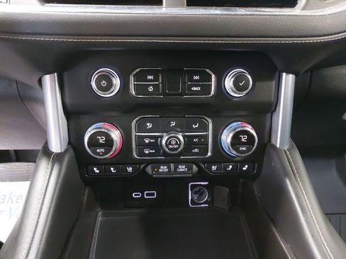 Used 2021 GMC Yukon SLT w/ SLT Luxury Package AWD/4WD image 21