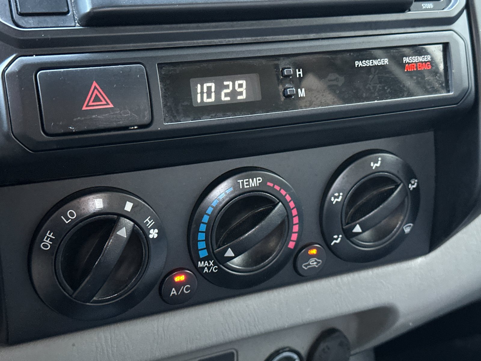Used 2014 Toyota Tacoma 2WD Access Cab w/ Convenience Package image 16
