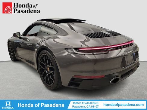 Used 2022 Porsche 911 Carrera 4 GTS AWD/4WD image 2