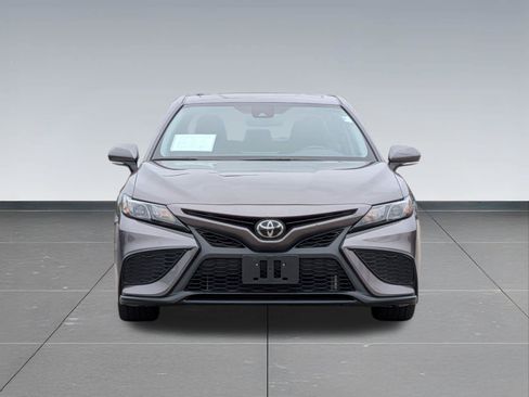 Used 2023 Toyota Camry SE w/ Cold Weather Package FWD image 9
