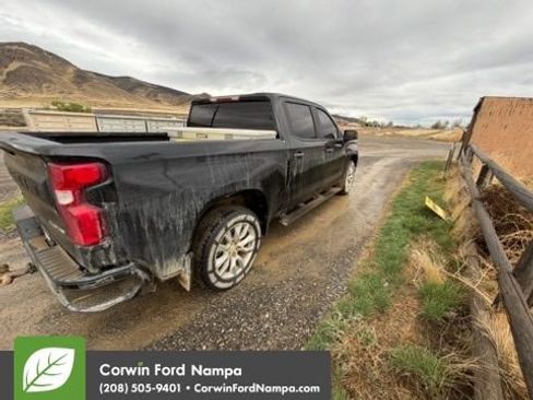 Used 2021 Chevrolet Silverado 1500 Custom image 3