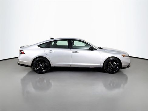 Used 2025 Honda Accord Sport image 17