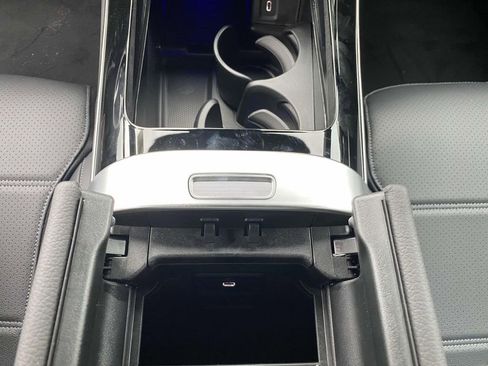 Certified 2025 Mercedes-Benz GLC 300 4MATIC image 38