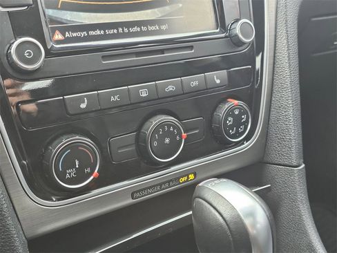 Used 2015 Volkswagen Passat TDI SE image 24