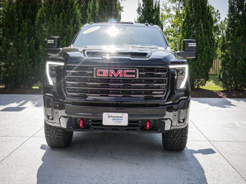 Used 2026 GMC Sierra 2500 AT4X AWD/4WD image 3