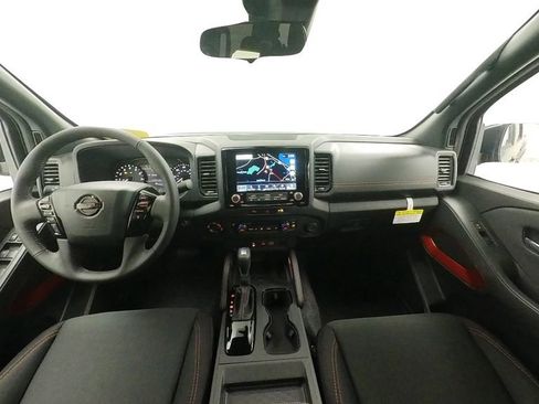 Used 2024 Nissan Frontier PRO-4X w/ Technology Package AWD/4WD image 23