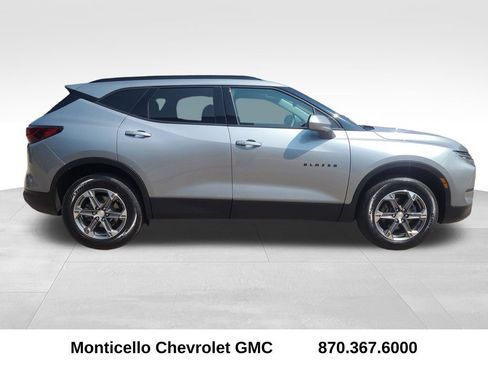 Used 2023 Chevrolet Blazer LT w/ Convenience Package FWD image 9