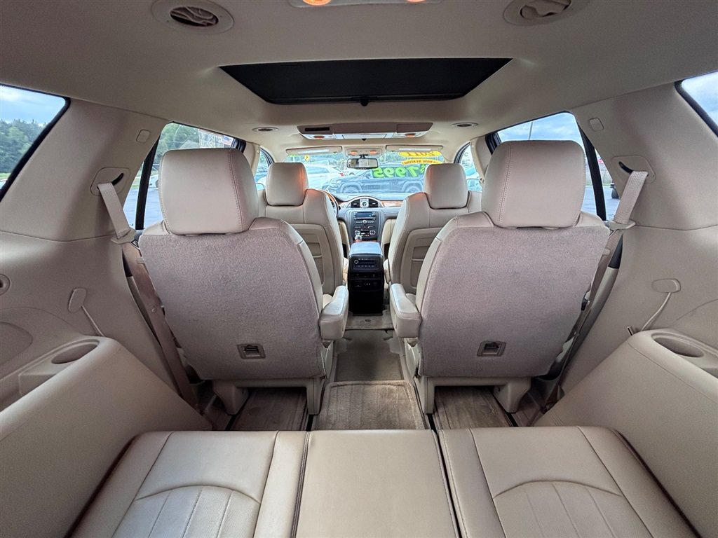 Used 2011 Buick Enclave CXL w/ Trailering Provision Package FWD image 23
