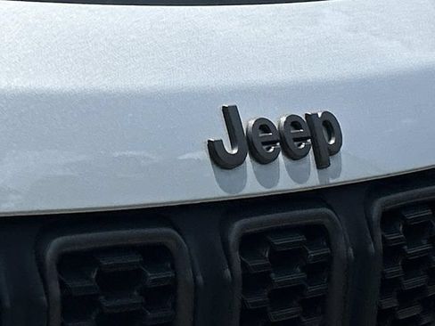 Used 2025 Jeep Compass Trailhawk w/ Trailer Tow Group AWD/4WD image 11