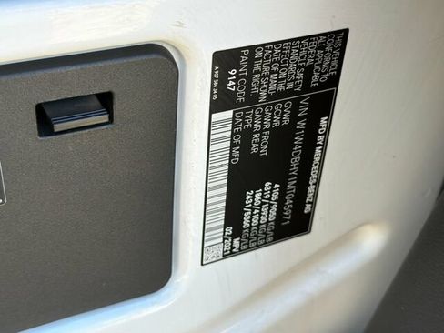Used 2021 Mercedes-Benz Sprinter 2500 image 34