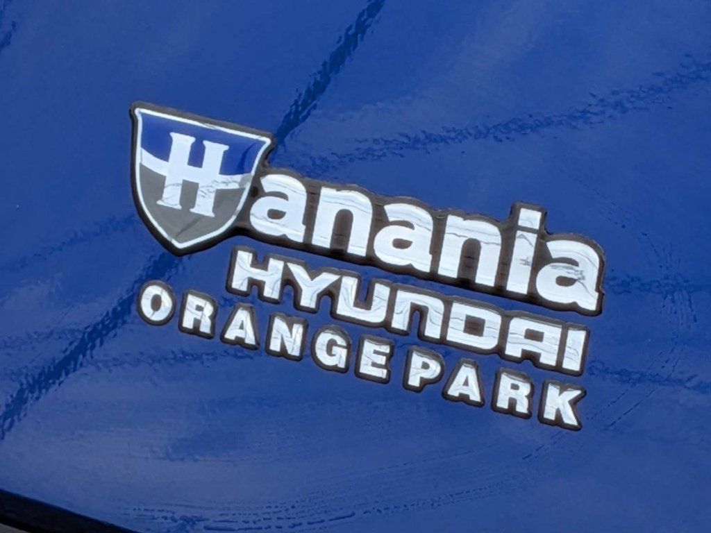 Certified 2025 Hyundai Elantra SEL FWD image 17
