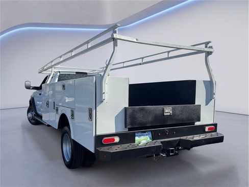 Used 2021 RAM 5500 Tradesman w/ Chrome Appearance Group image 4