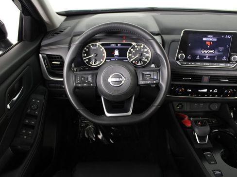 Certified 2024 Nissan Rogue SV w/ SV Premium Package FWD image 7