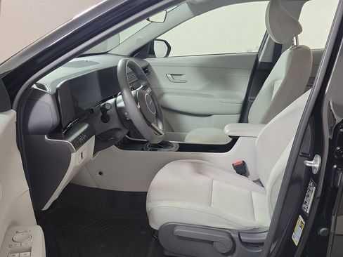 Used 2025 Hyundai Kona SE FWD image 11