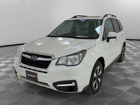 Used 2018 Subaru Forester 2.5i Premium w/ All-Weather Package image 7