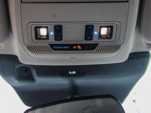 Used 2025 Ford Explorer Active AWD/4WD image 29