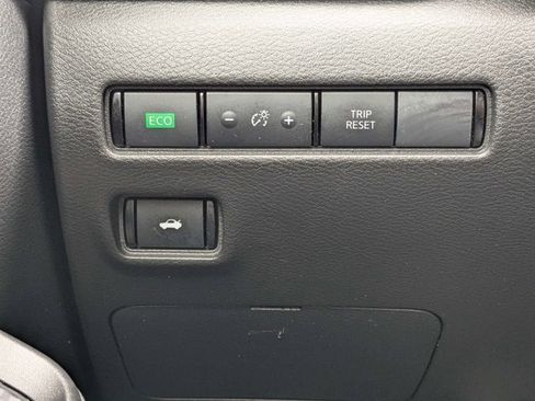 Certified 2024 Nissan Sentra SV image 22