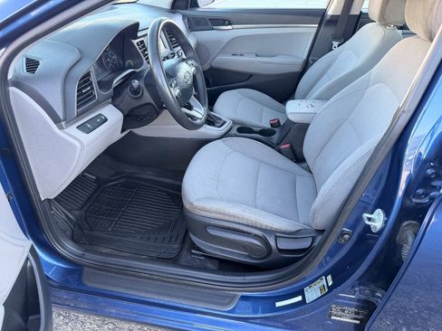 Used 2020 Hyundai Elantra SE FWD image 19