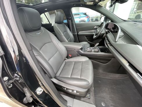 Certified 2025 Cadillac XT4 Premium Luxury FWD image 28