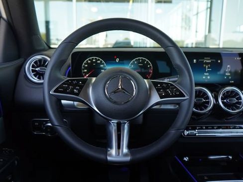 Used 2026 Mercedes-Benz GLB 250 image 16