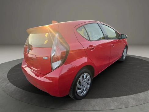 Used 2015 Toyota Prius C One FWD image 5