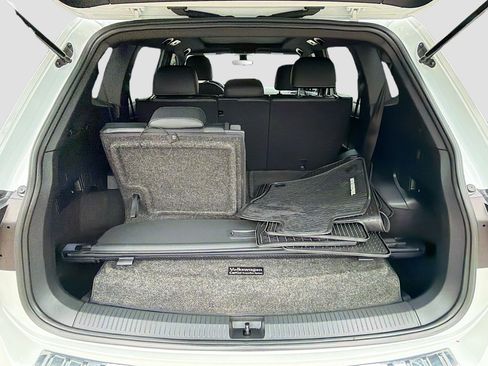 Used 2023 Volkswagen Tiguan SE R-Line FWD image 27