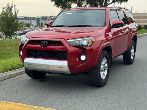 Used 2017 Toyota 4Runner SR5 RWD image 3