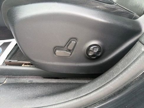 Used 2019 Jeep Cherokee Trailhawk image 13