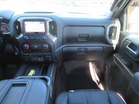 Used 2022 Chevrolet Silverado 2500 High Country w/ Technology Package image 15