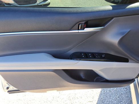 Used 2019 Toyota Camry LE w/ Phone Cable & Charge Package image 13