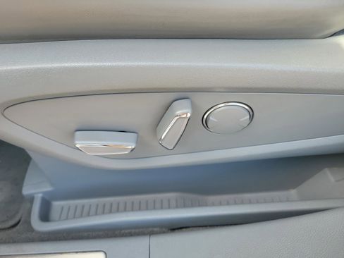 Used 2019 Lincoln Nautilus Reserve w/ Driver Assistance Package image 15