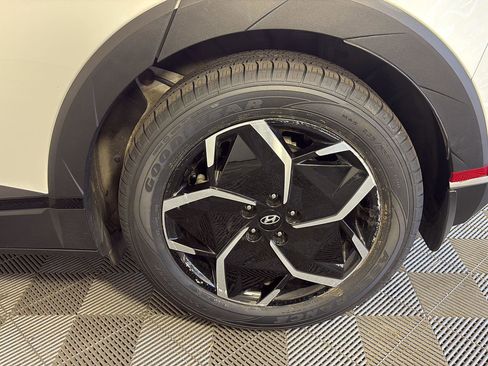 Used 2024 Hyundai Ioniq 5 SE image 13