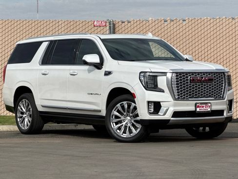 Used 2024 GMC Yukon XL Denali w/ Advanced Technology Package AWD/4WD image 2