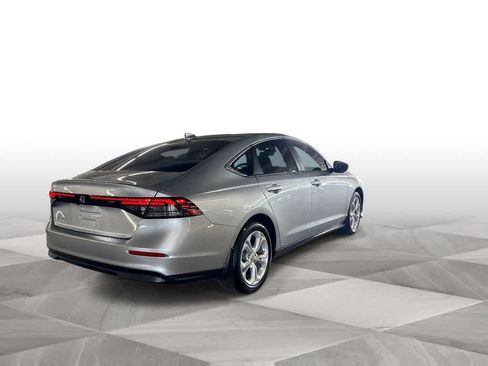 Used 2025 Honda Accord LX image 8