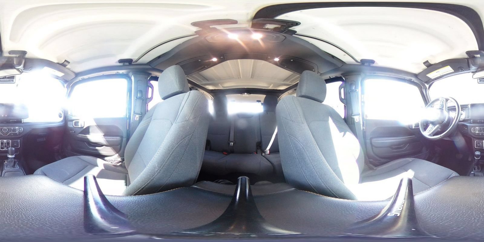 Used 2025 Jeep Wrangler Unlimited Sahara AWD/4WD image 40
