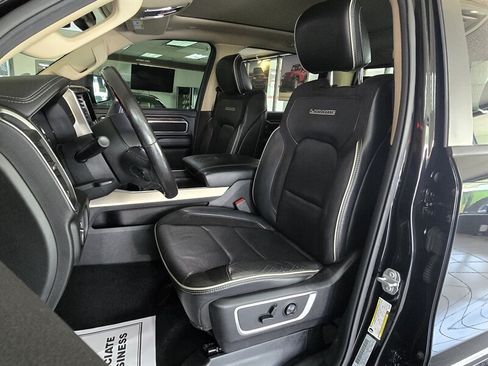 Used 2019 RAM 1500 Laramie AWD/4WD image 9