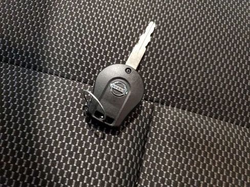 Used 2016 Nissan Versa SV w/ SV Tech Package FWD image 30