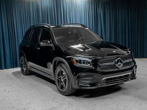 Certified 2025 Mercedes-Benz GLB 250 image 3