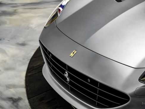 Used 2016 Ferrari California T image 35